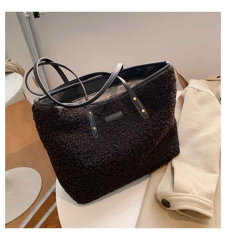 Lambskin Armpit Tote Bag – Large Capacity Fashion Handbag