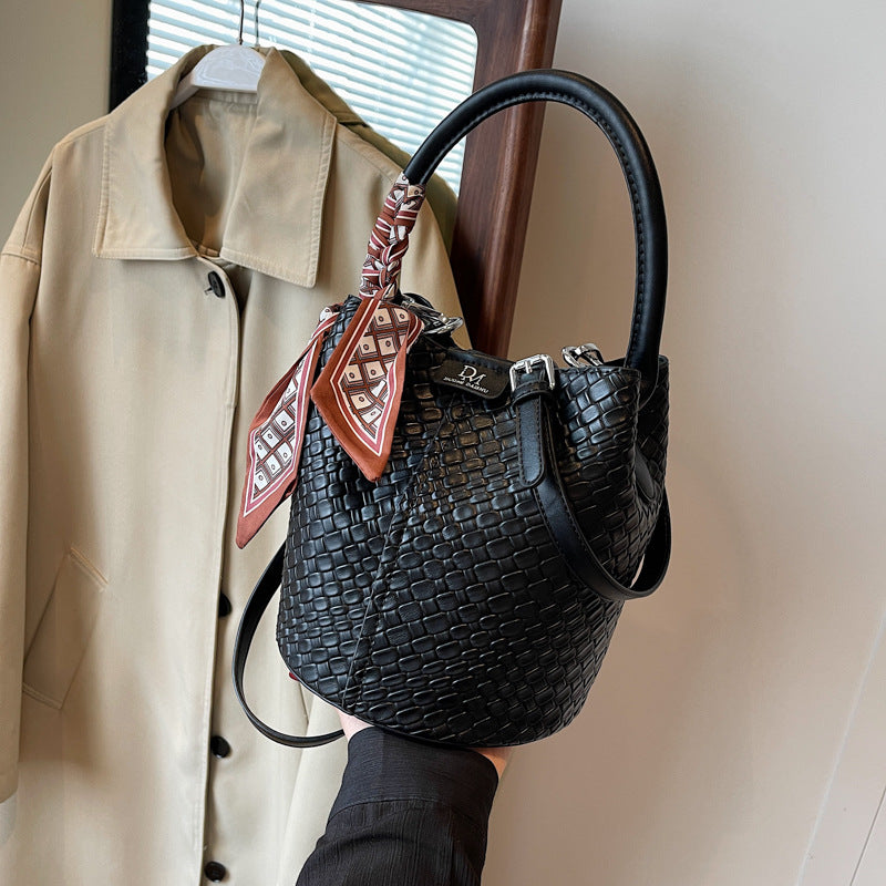 Handbag shoulder bag woven bucket bag